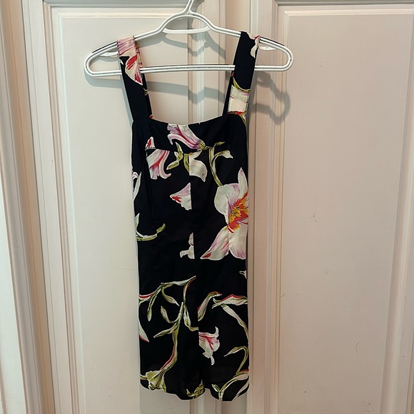 Flynn Skye tropical romper, Size 2, adjustable straps, zipper in back - Picture 3 of 5